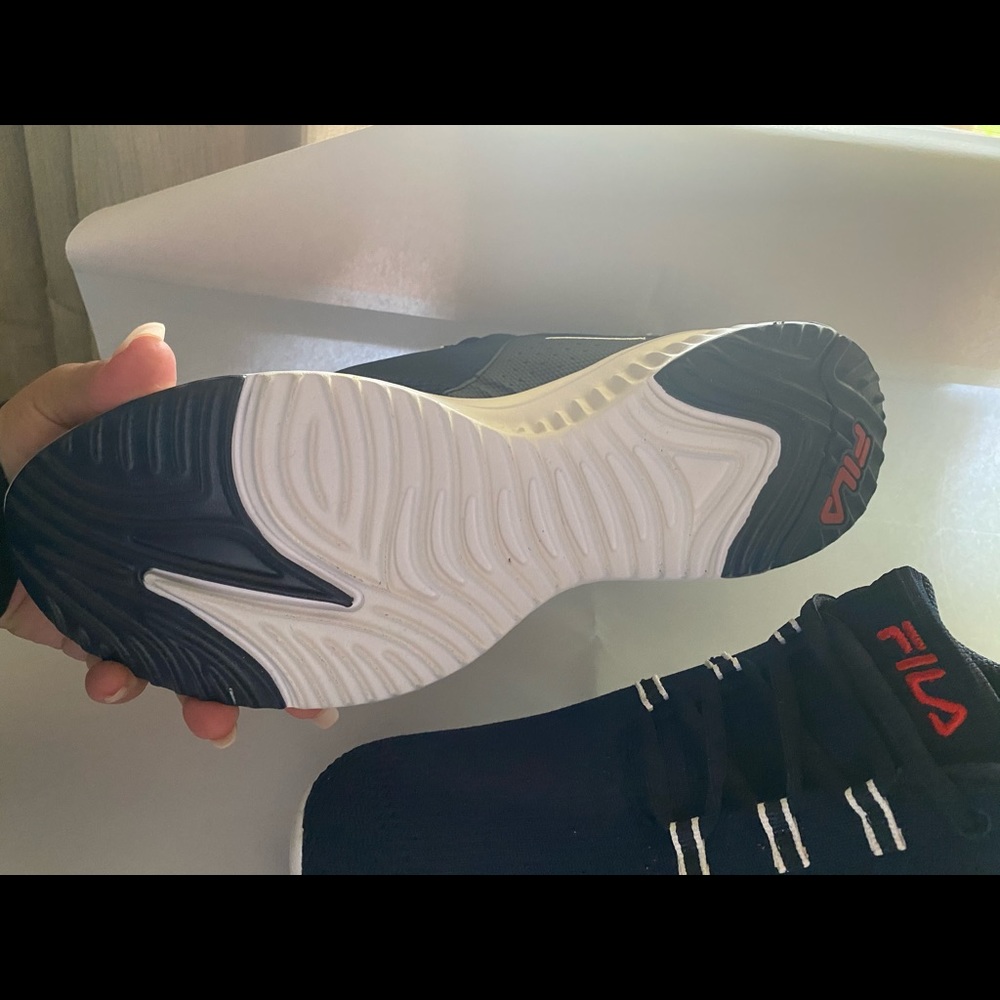 NWTs Filas Men's Athletic Running Tennis Shoes - Picture 5 of 8